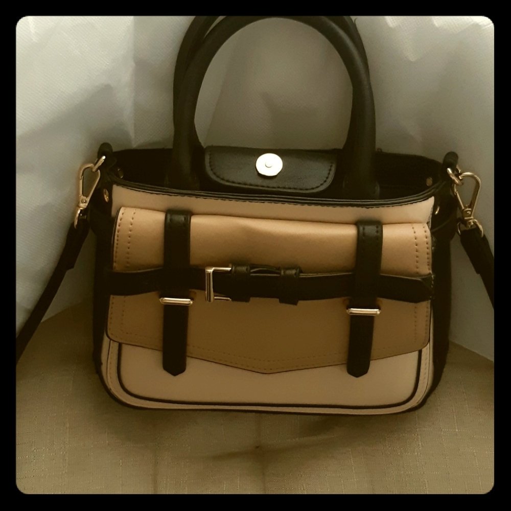 🦋REED stylish bag/purse| 10/10